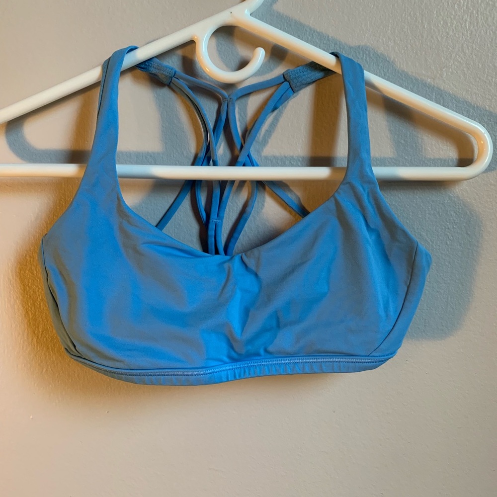 Lululemon Free To Be bra size 6